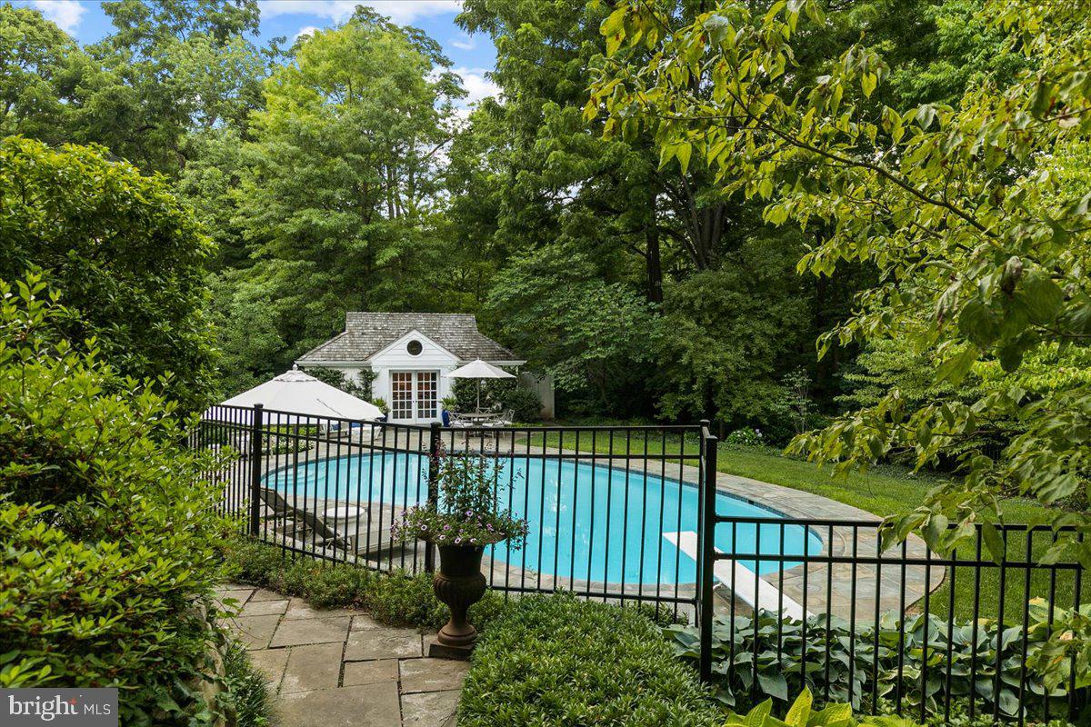 SCHOOL LANE HILLS - Residential