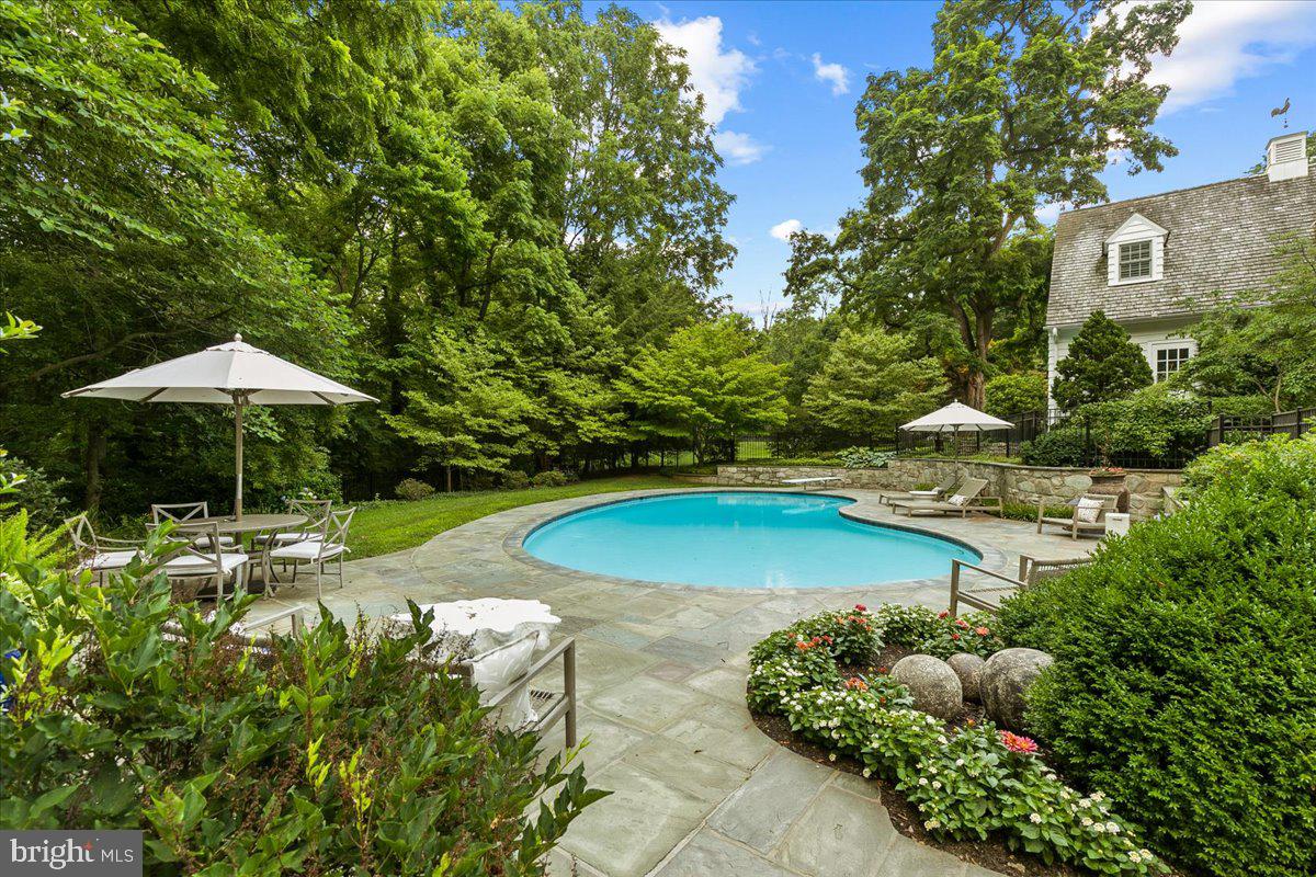 SCHOOL LANE HILLS - Residential