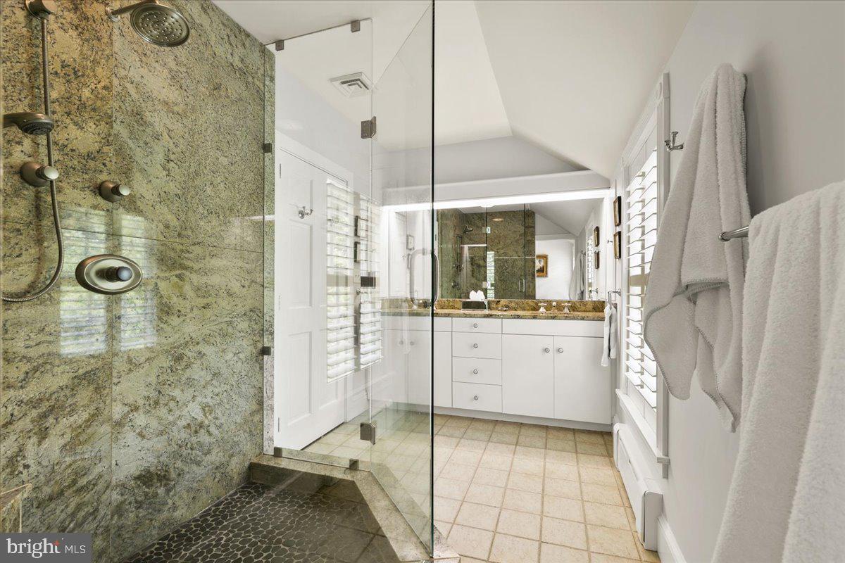 SCHOOL LANE HILLS - Residential