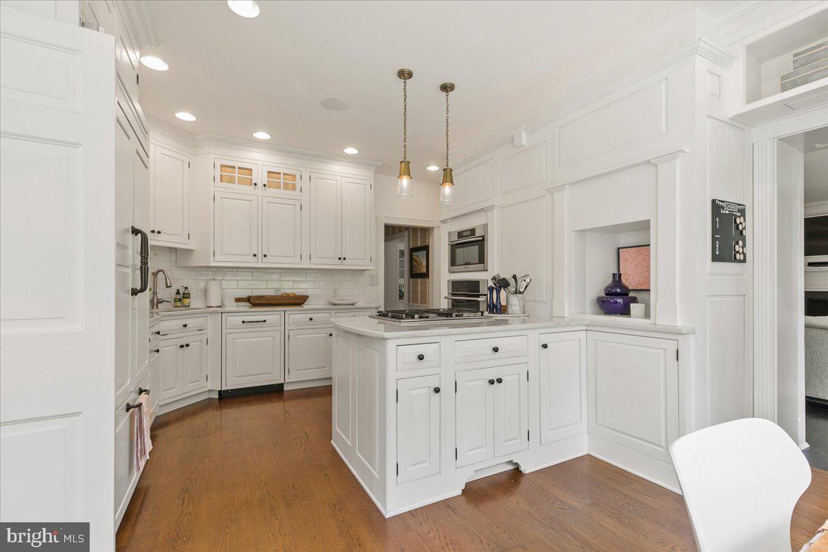 SCHOOL LANE HILLS - Residential