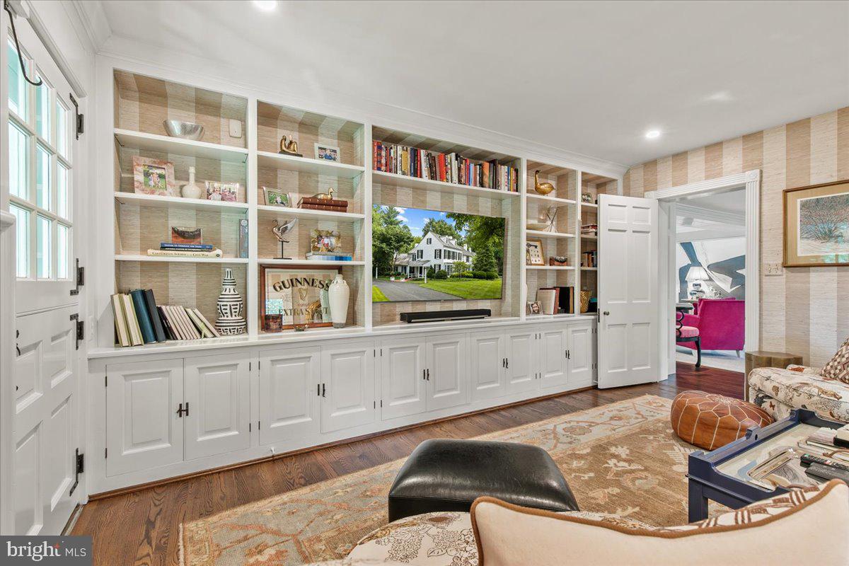 SCHOOL LANE HILLS - Residential