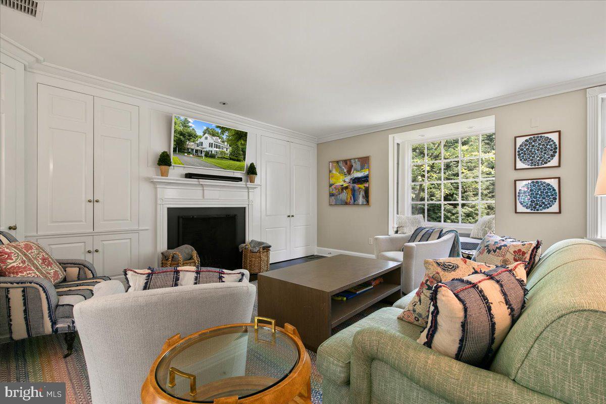 SCHOOL LANE HILLS - Residential