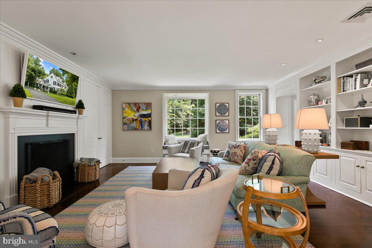 SCHOOL LANE HILLS - Residential