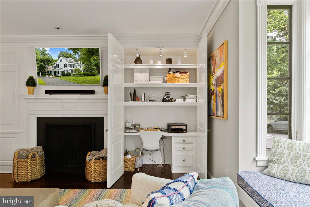 SCHOOL LANE HILLS - Residential