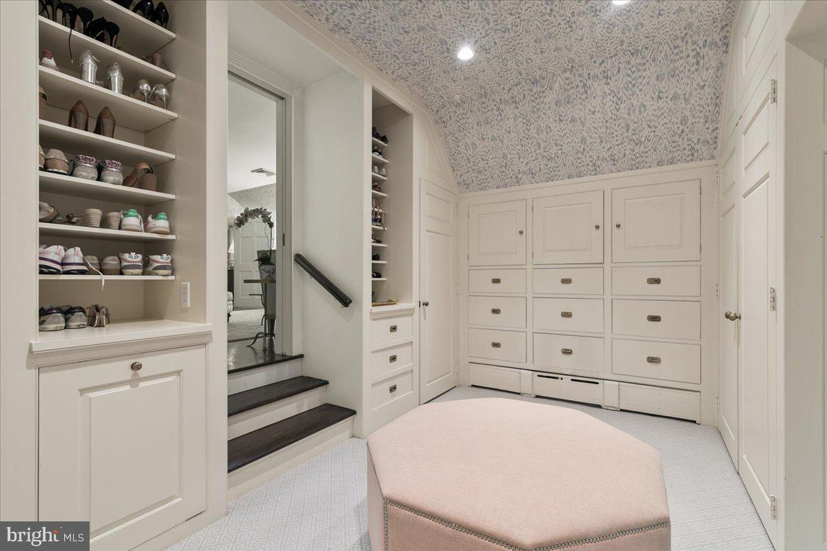 SCHOOL LANE HILLS - Residential