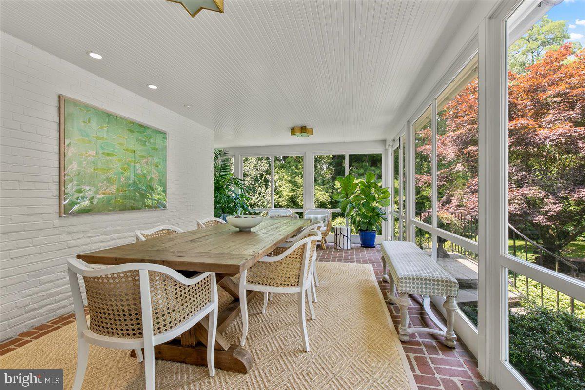 SCHOOL LANE HILLS - Residential