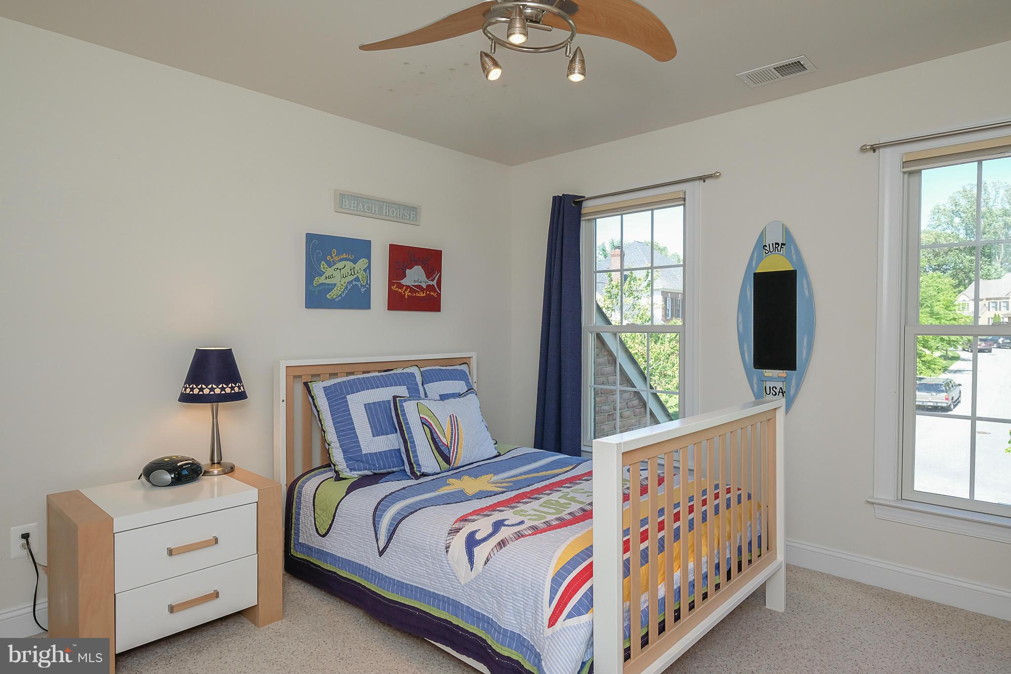 COLONIAL MANOR - Residential