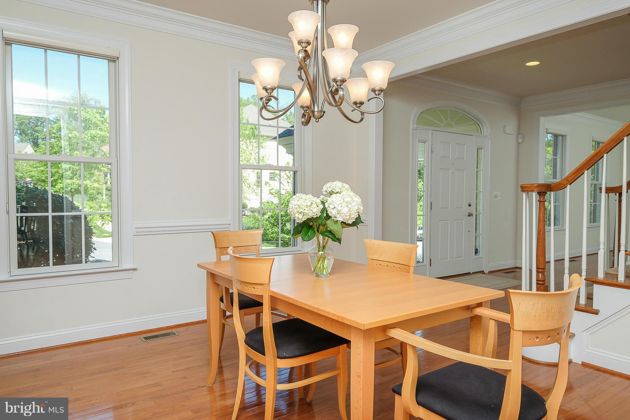 COLONIAL MANOR - Residential