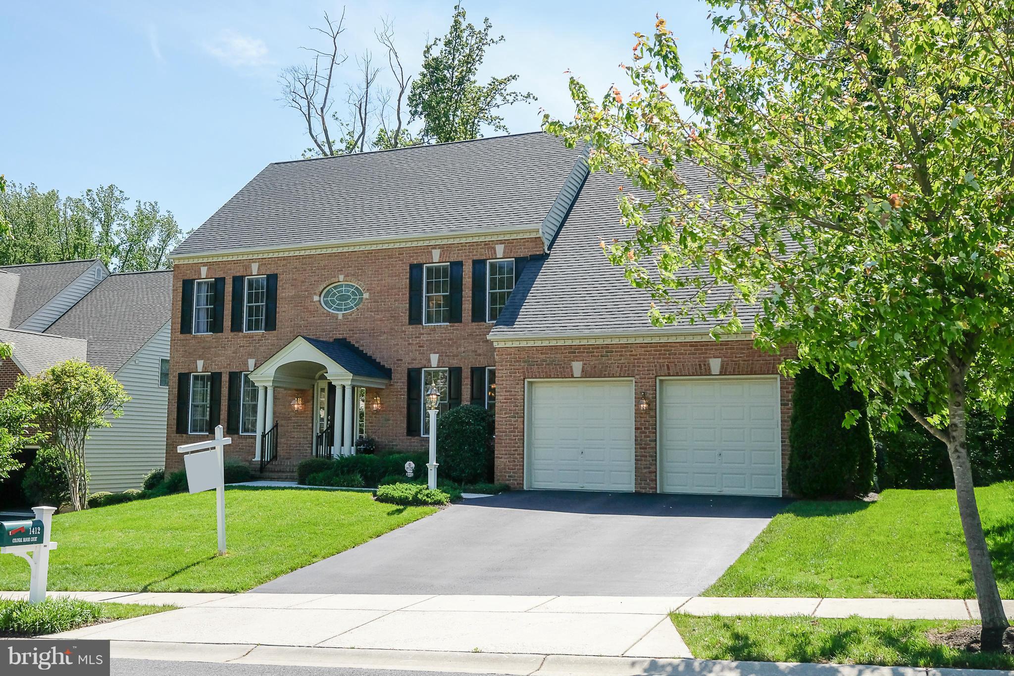 COLONIAL MANOR - Residential