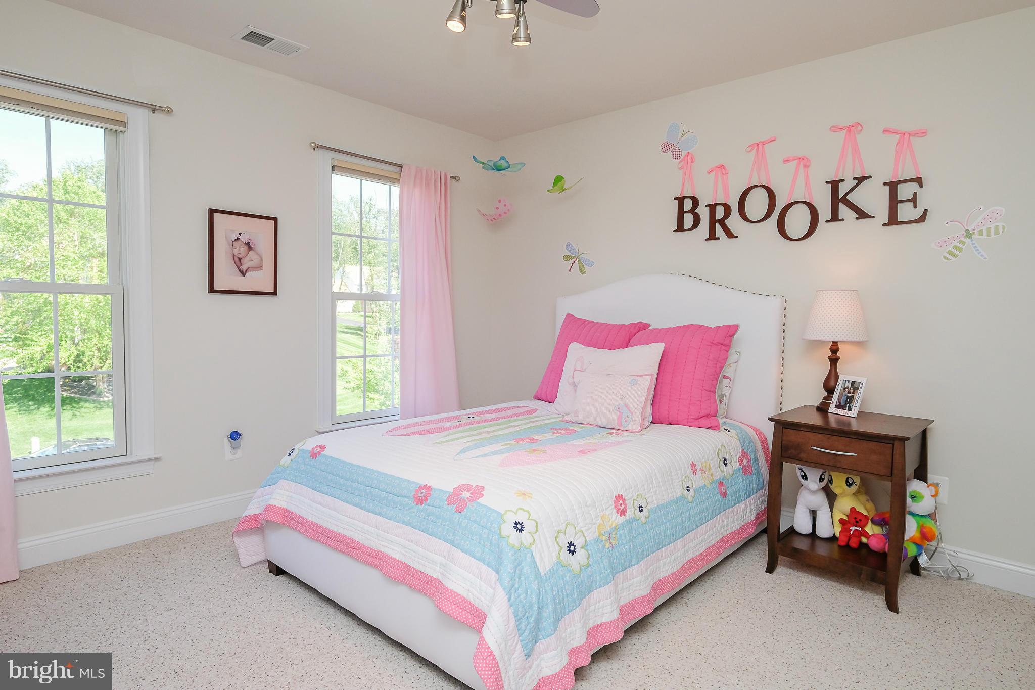 COLONIAL MANOR - Residential