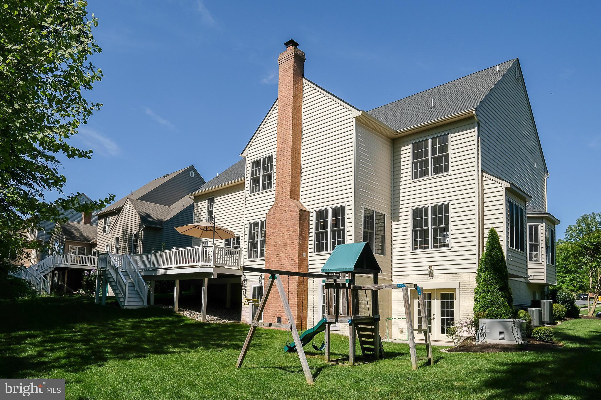 COLONIAL MANOR - Residential