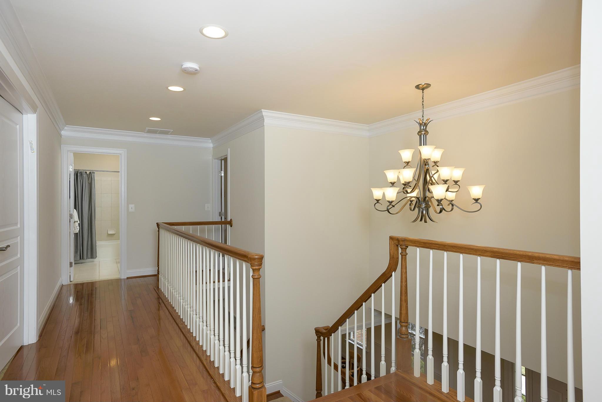 COLONIAL MANOR - Residential