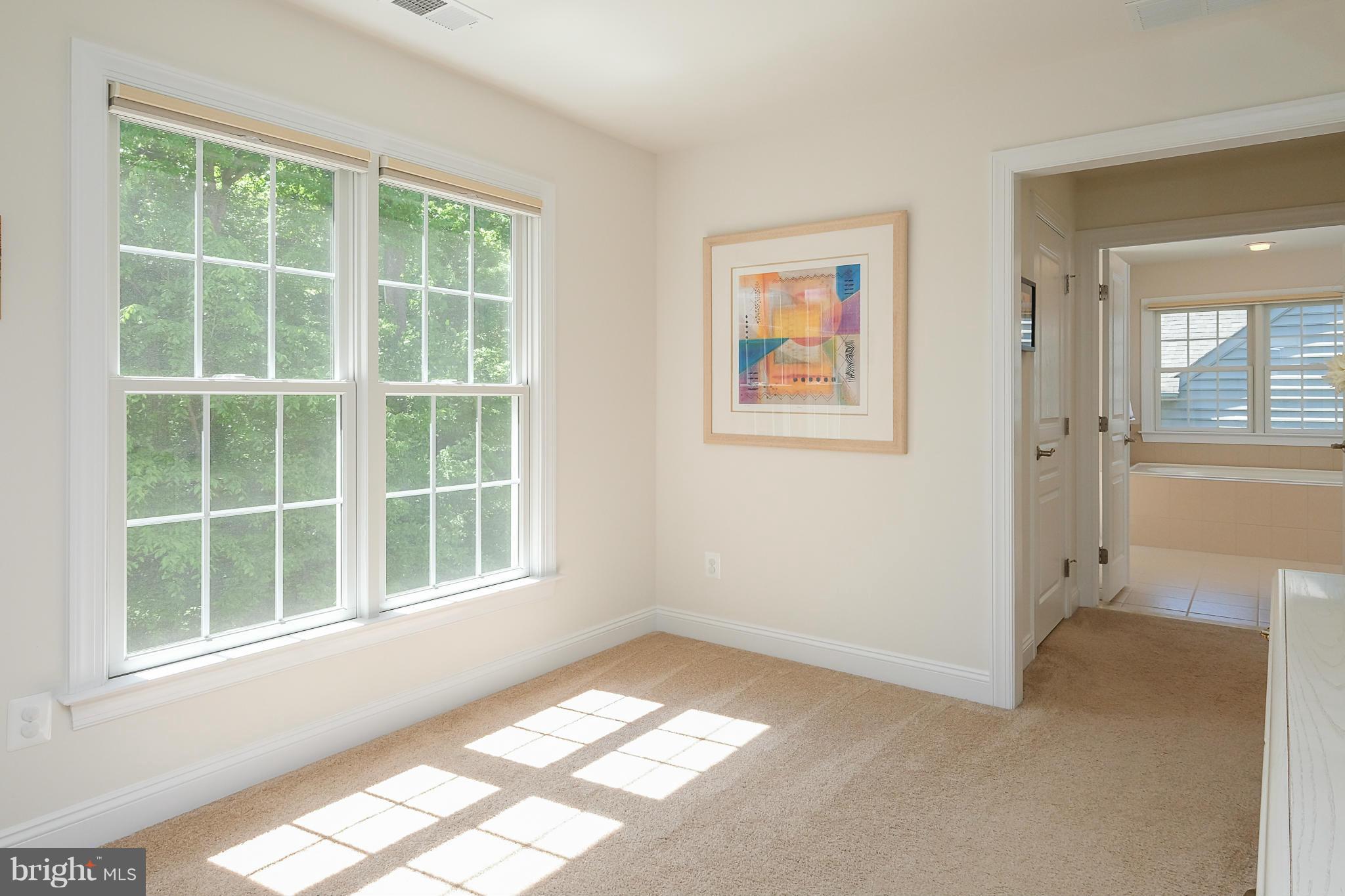 COLONIAL MANOR - Residential