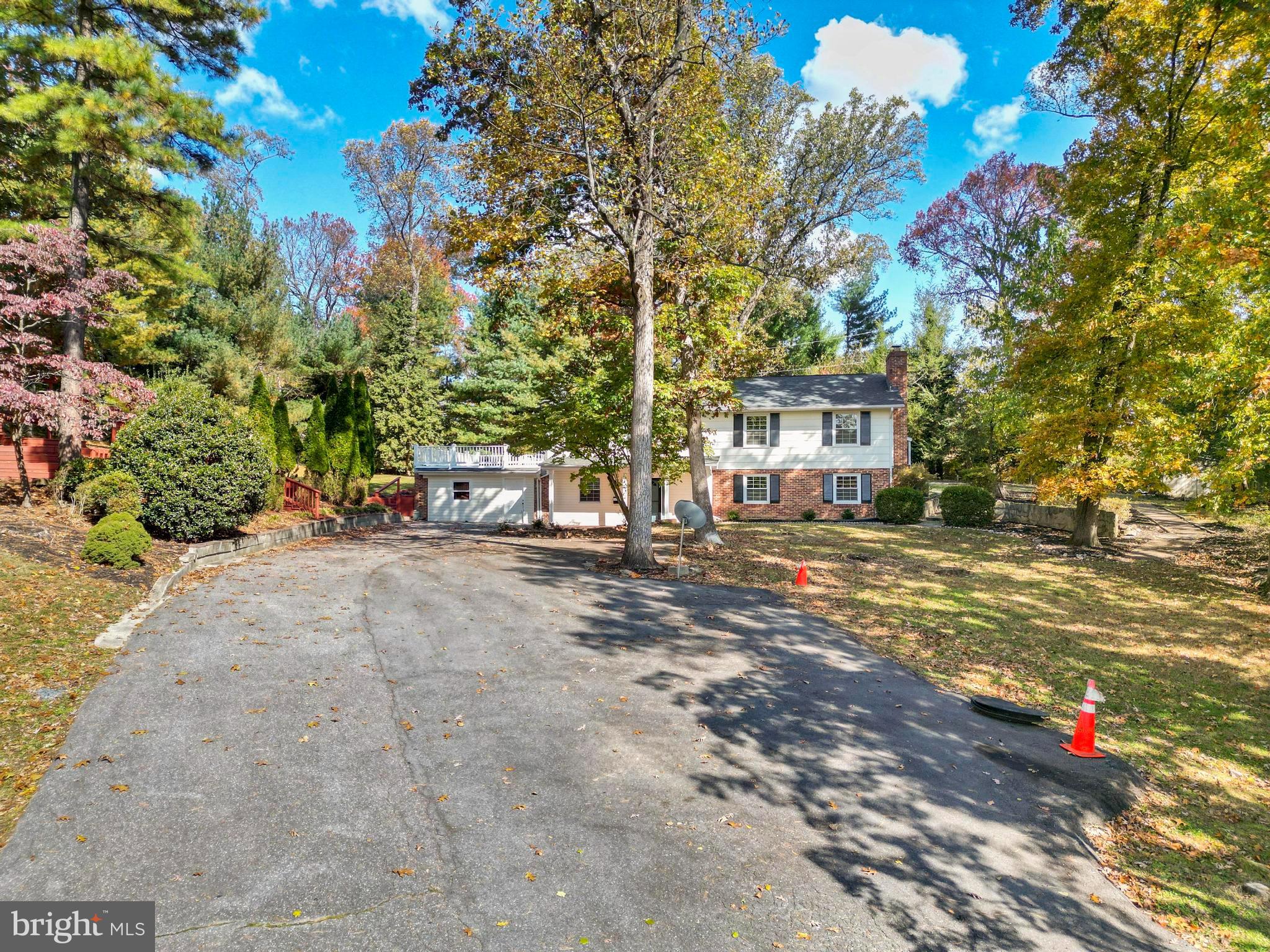 6661 MOHAWK COURT