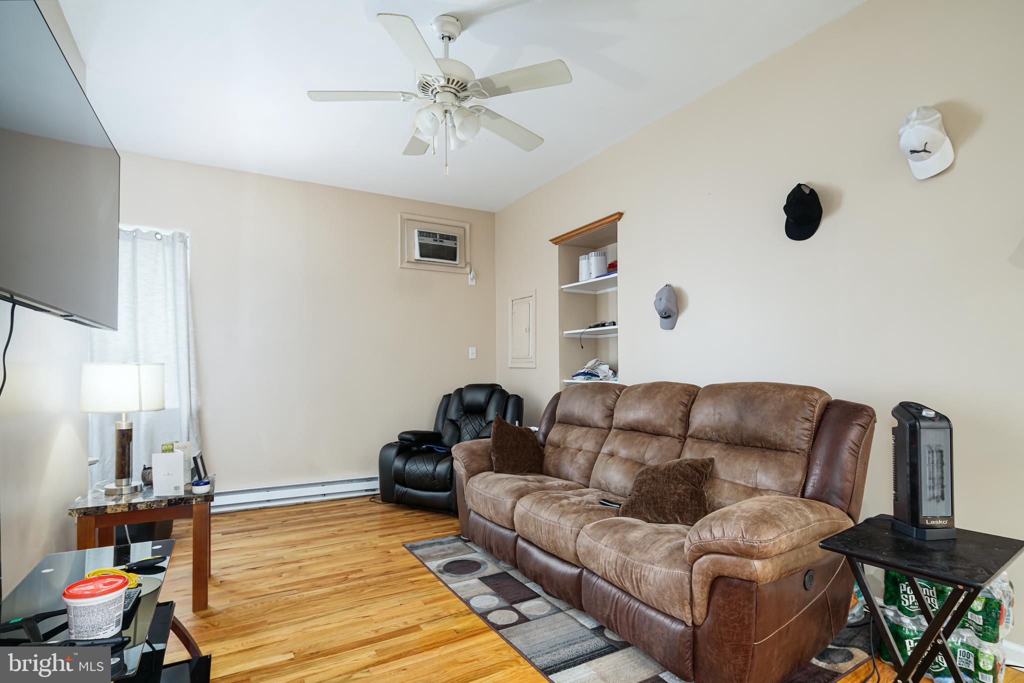 LOWER MOYAMENSING - Residential