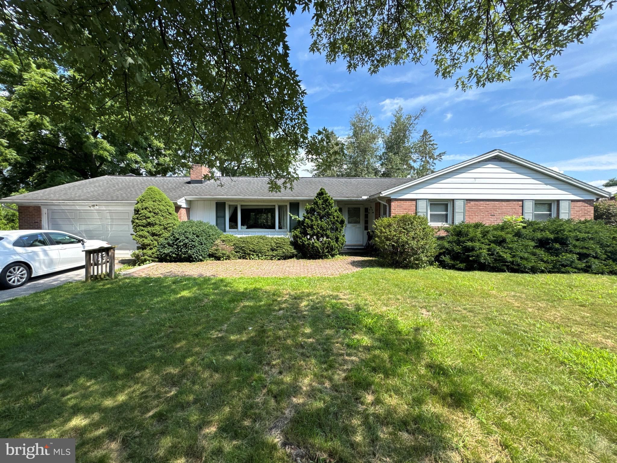 SPACIOUS RANCHER IN THE GUILFORD HILLS COMMUNITY! This nice rancher features 3 bedrooms, 2.5 bathrooms, kitchen, dining room, beautiful living room w/ fireplace, family room w/ fireplace, main level laundry area, as well as a full partially finished basement w/ fireplace. Hardwood floors extend through much of the home adding a charming touch. The home is in an excellent location located in Guilford Hills South and just minutes from Rt 30, shopping, and recreation! Come and give this home your own personal touch! This property will be offered at auction on Thursday, August 14, 2025, at 4:30 PM. The List price in no way represents a minimum, starting, or acceptable bid.