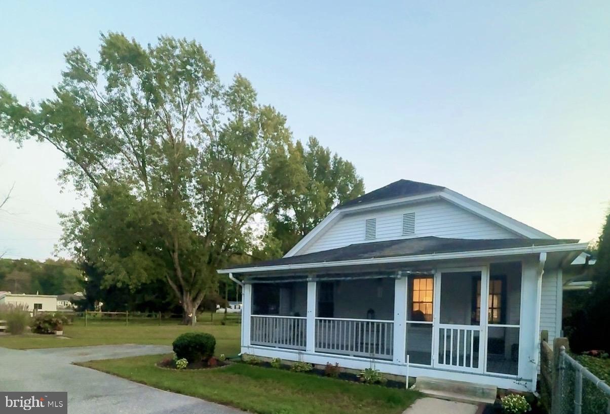 12727 DUPONT BOULEVARD