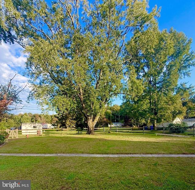12727 DUPONT BOULEVARD