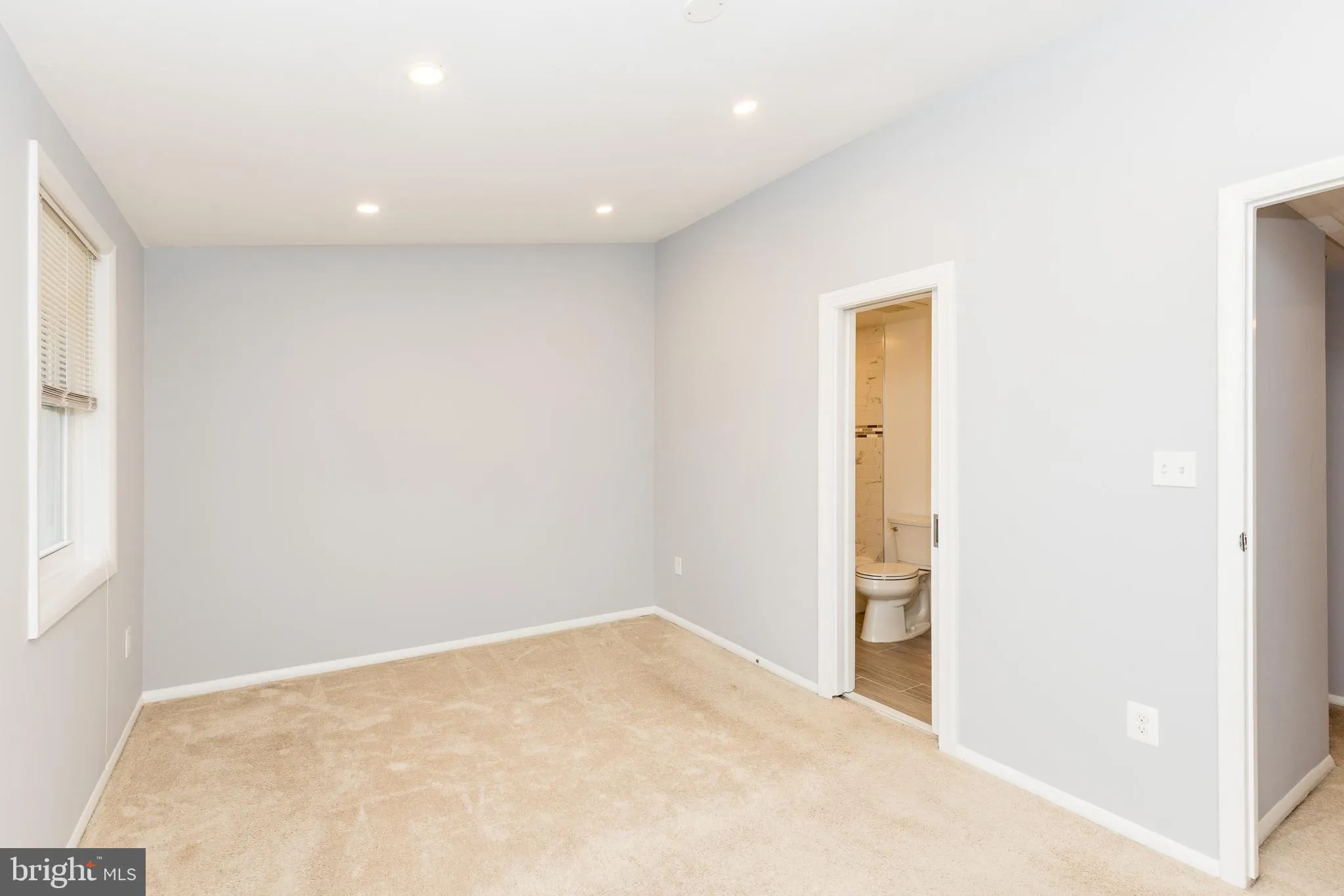 Columbia, Maryland 21044, United States, 3 Bedrooms Bedrooms, ,3 BathroomsBathrooms,Residential,Pending,10820