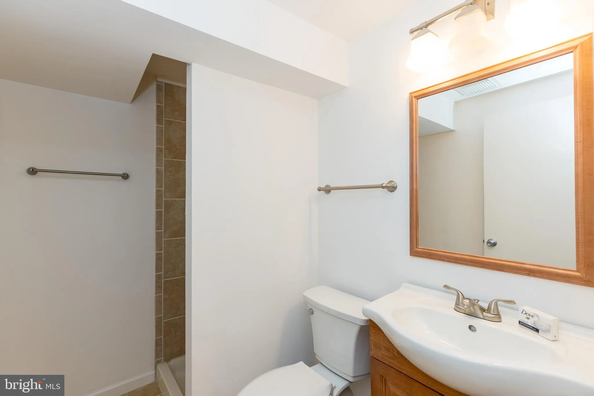 Columbia, Maryland 21044, United States, 3 Bedrooms Bedrooms, ,3 BathroomsBathrooms,Residential,Pending,10820