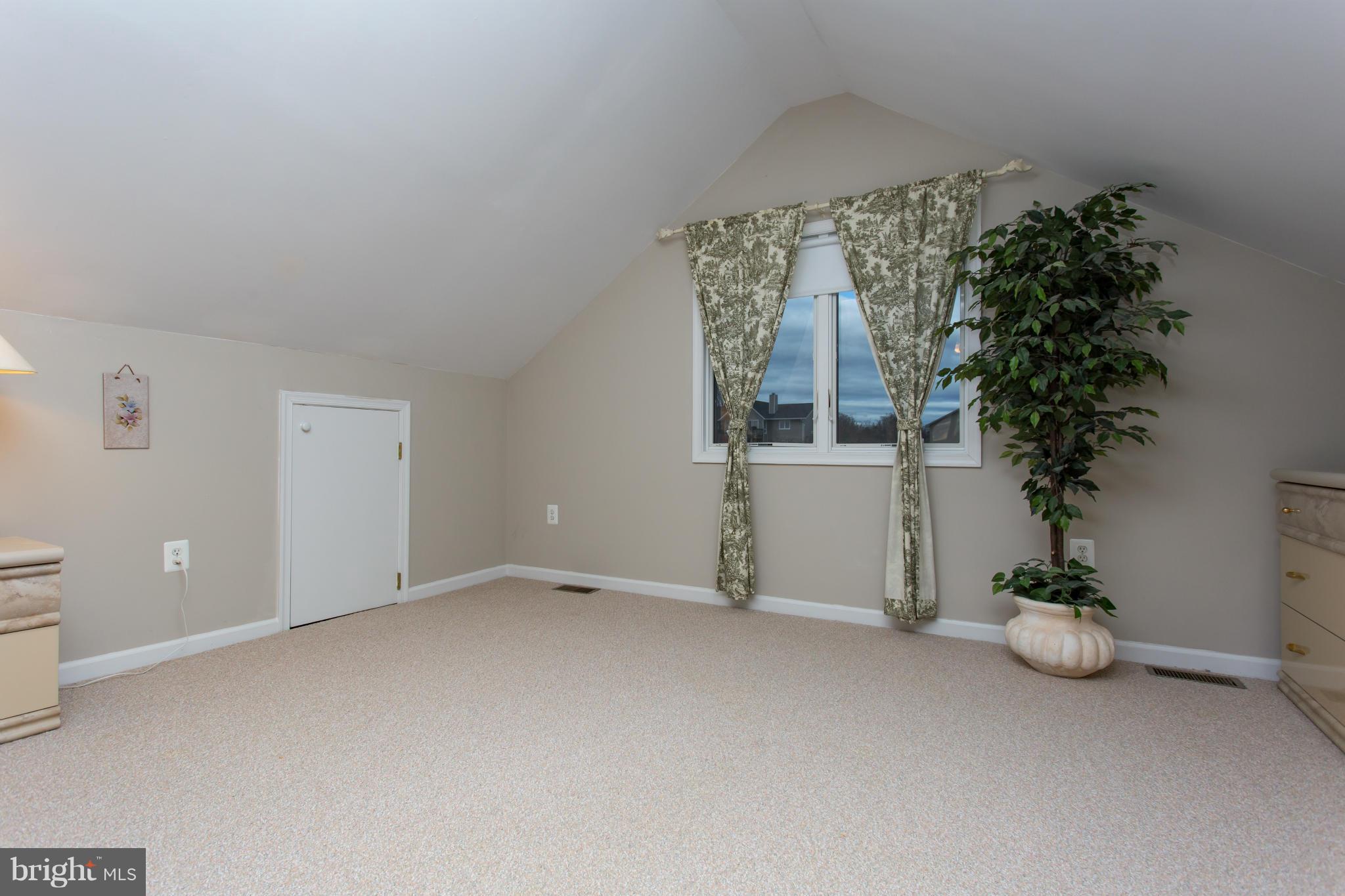 TARA SHORES - Residential