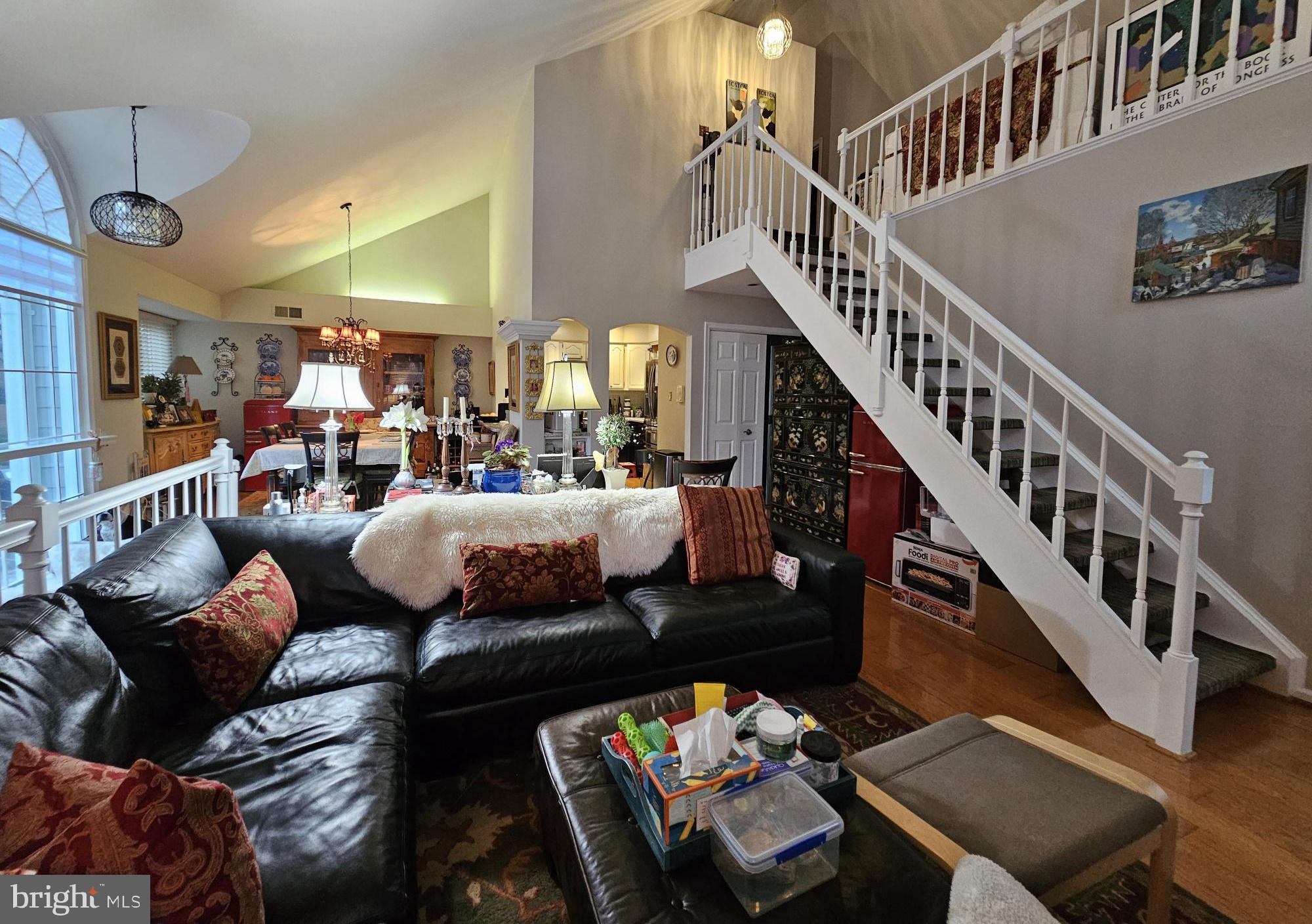 HAMPTON POINTE - Residential