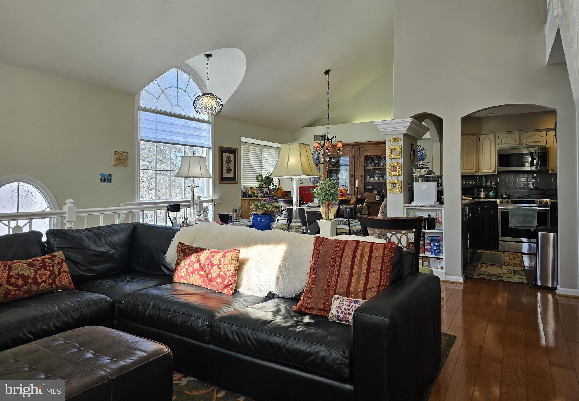 HAMPTON POINTE - Residential