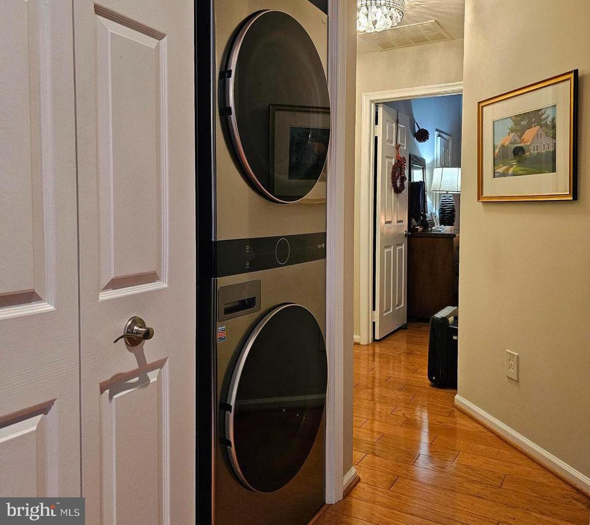 HAMPTON POINTE - Residential