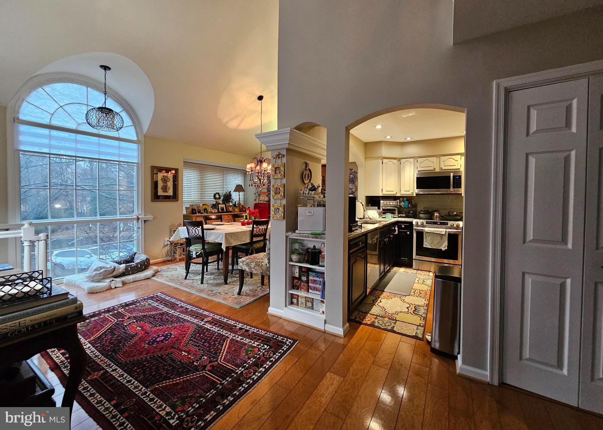 HAMPTON POINTE - Residential