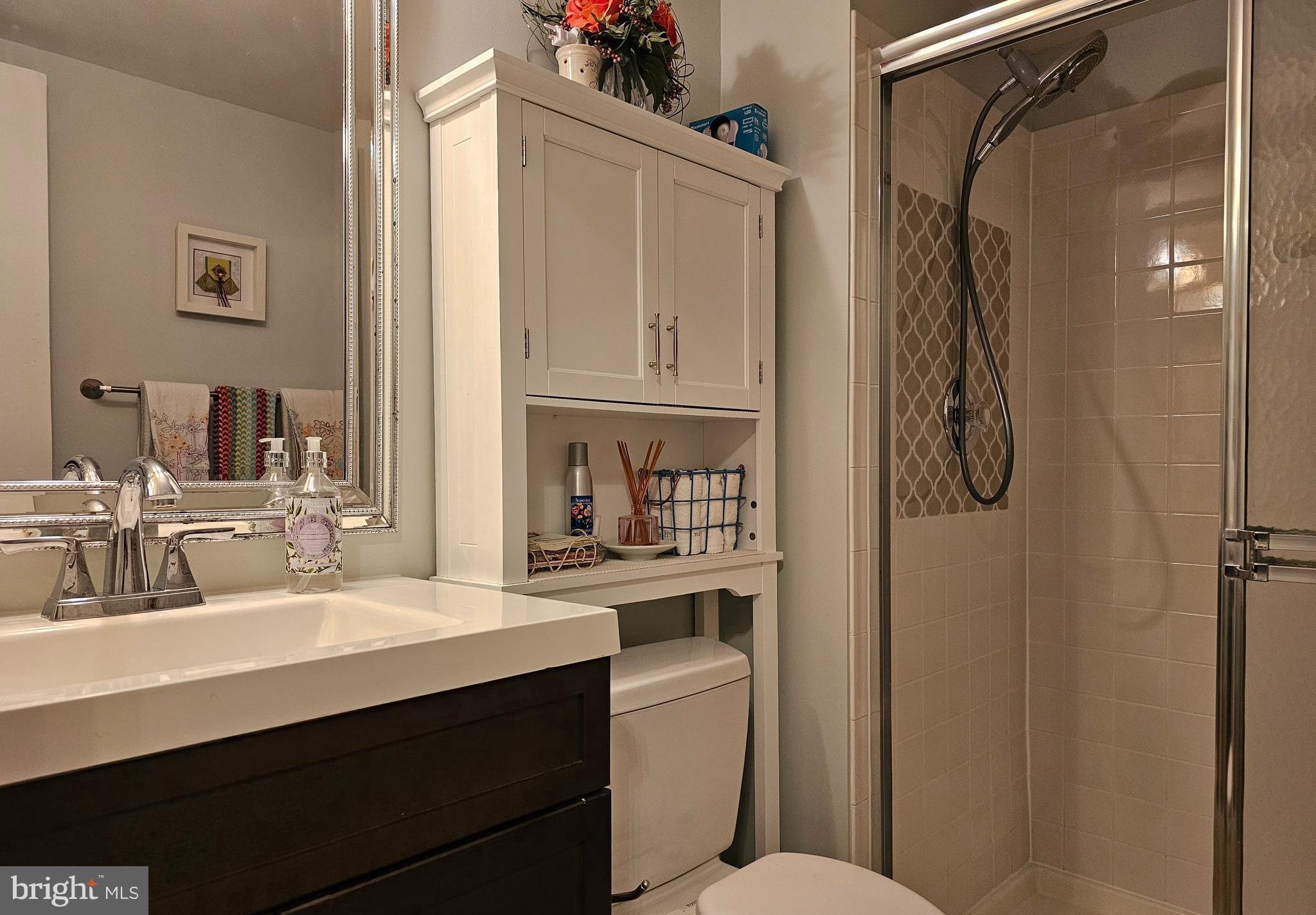 HAMPTON POINTE - Residential