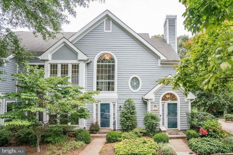 Photo of 1473 Church Hill Place, RESTON, VA 20194 (MLS # VAFX2282488)