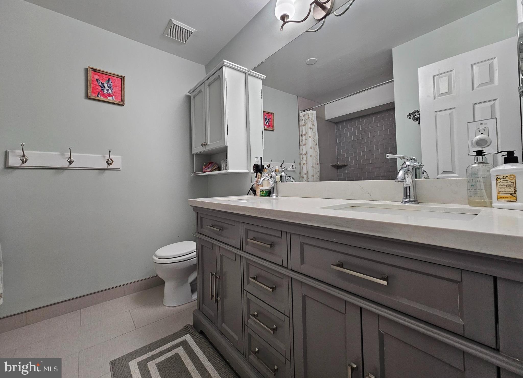 HAMPTON POINTE - Residential