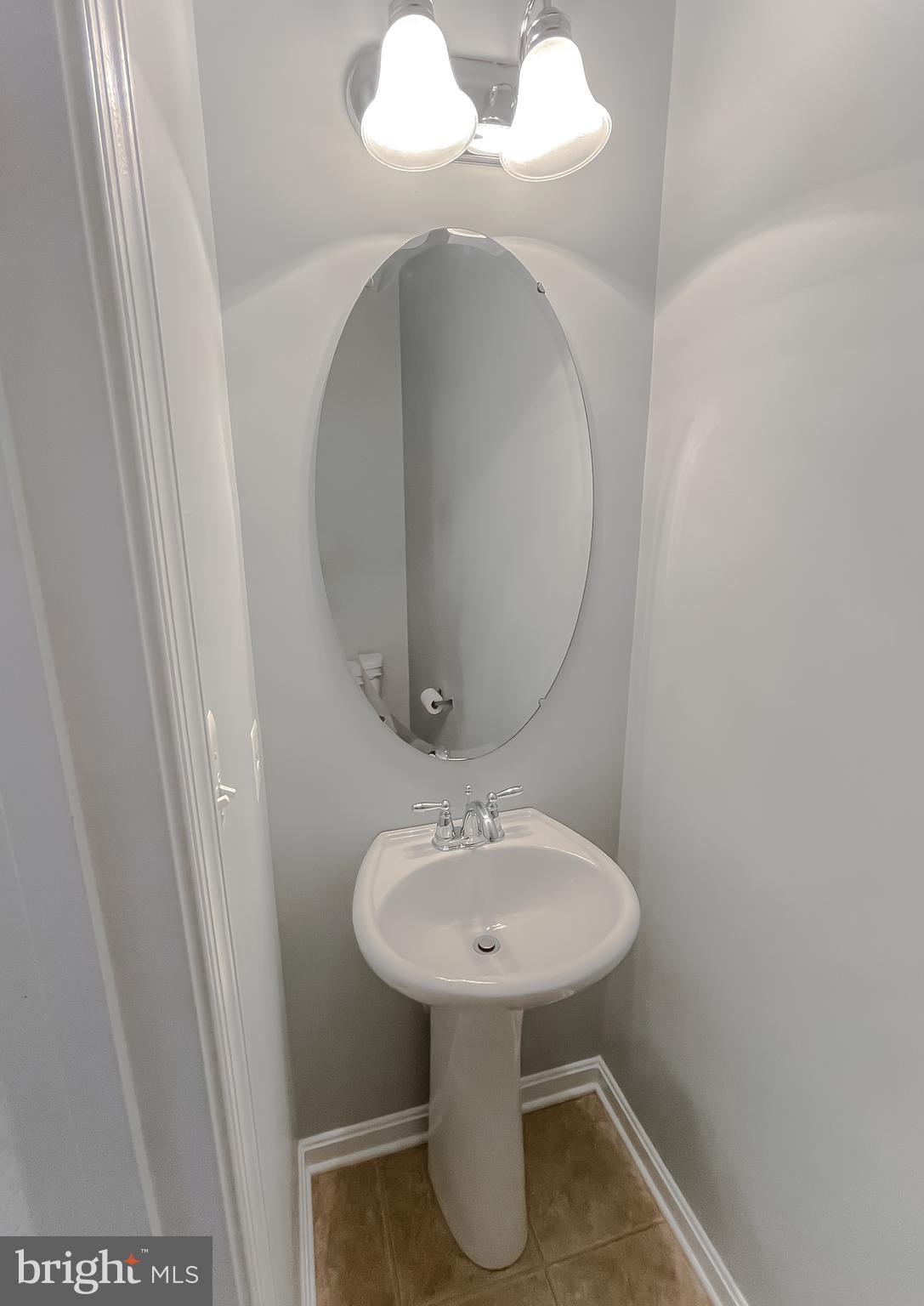 ELIZABETH HILLS - Residential Lease