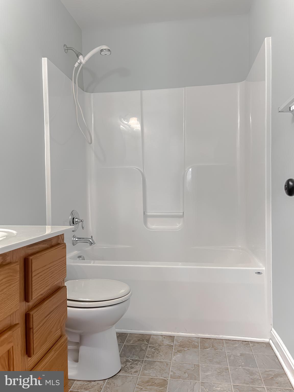 ELIZABETH HILLS - Residential Lease