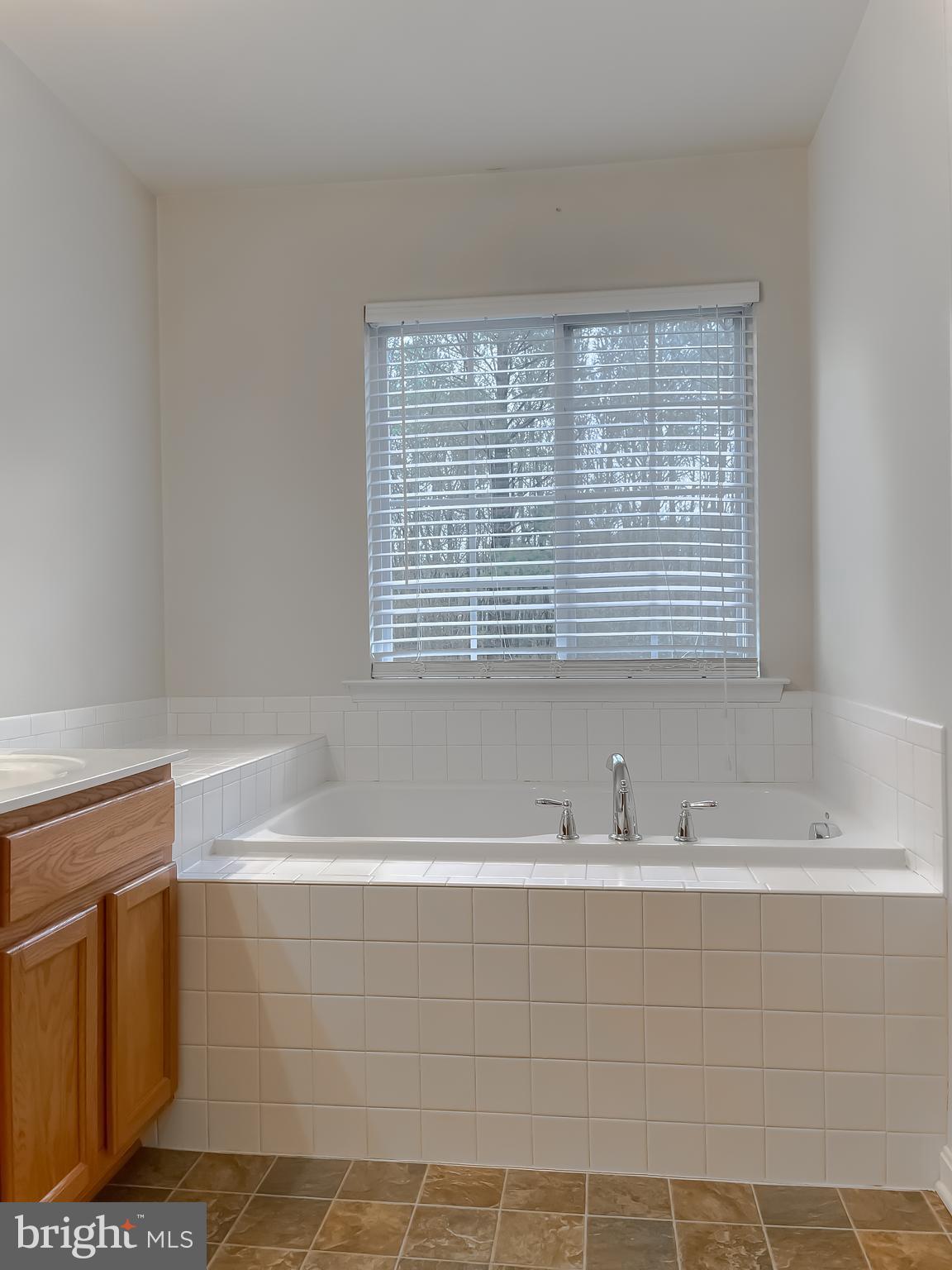 ELIZABETH HILLS - Residential Lease