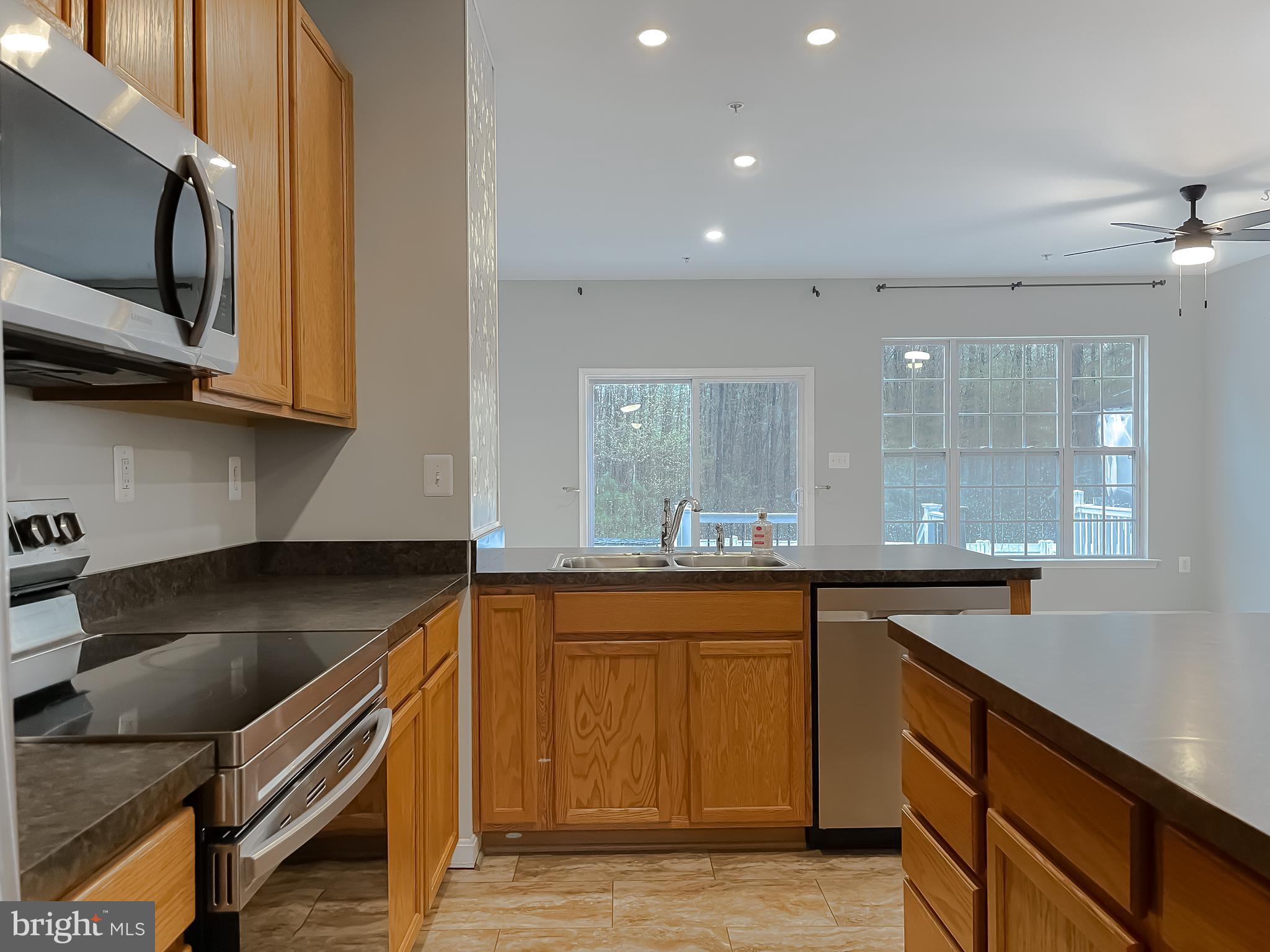 ELIZABETH HILLS - Residential Lease