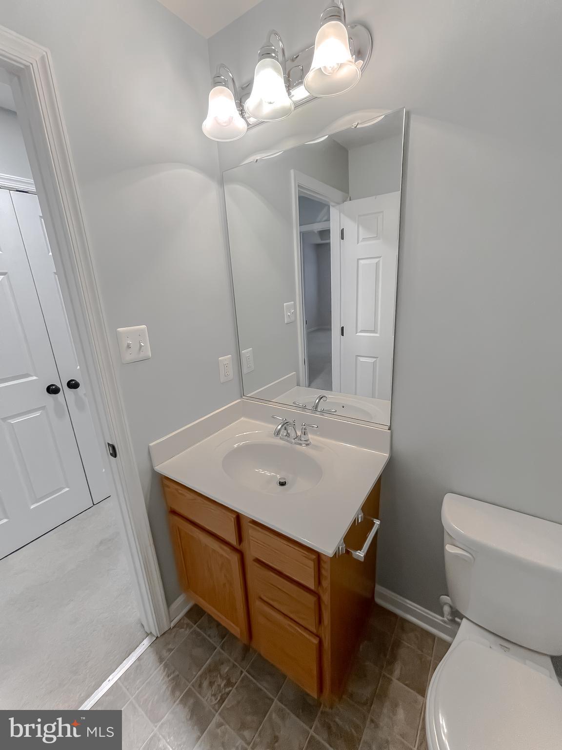 ELIZABETH HILLS - Residential Lease