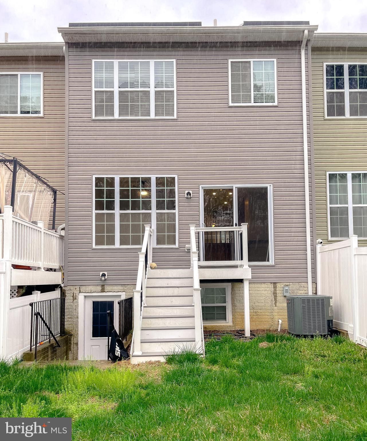 ELIZABETH HILLS - Residential Lease