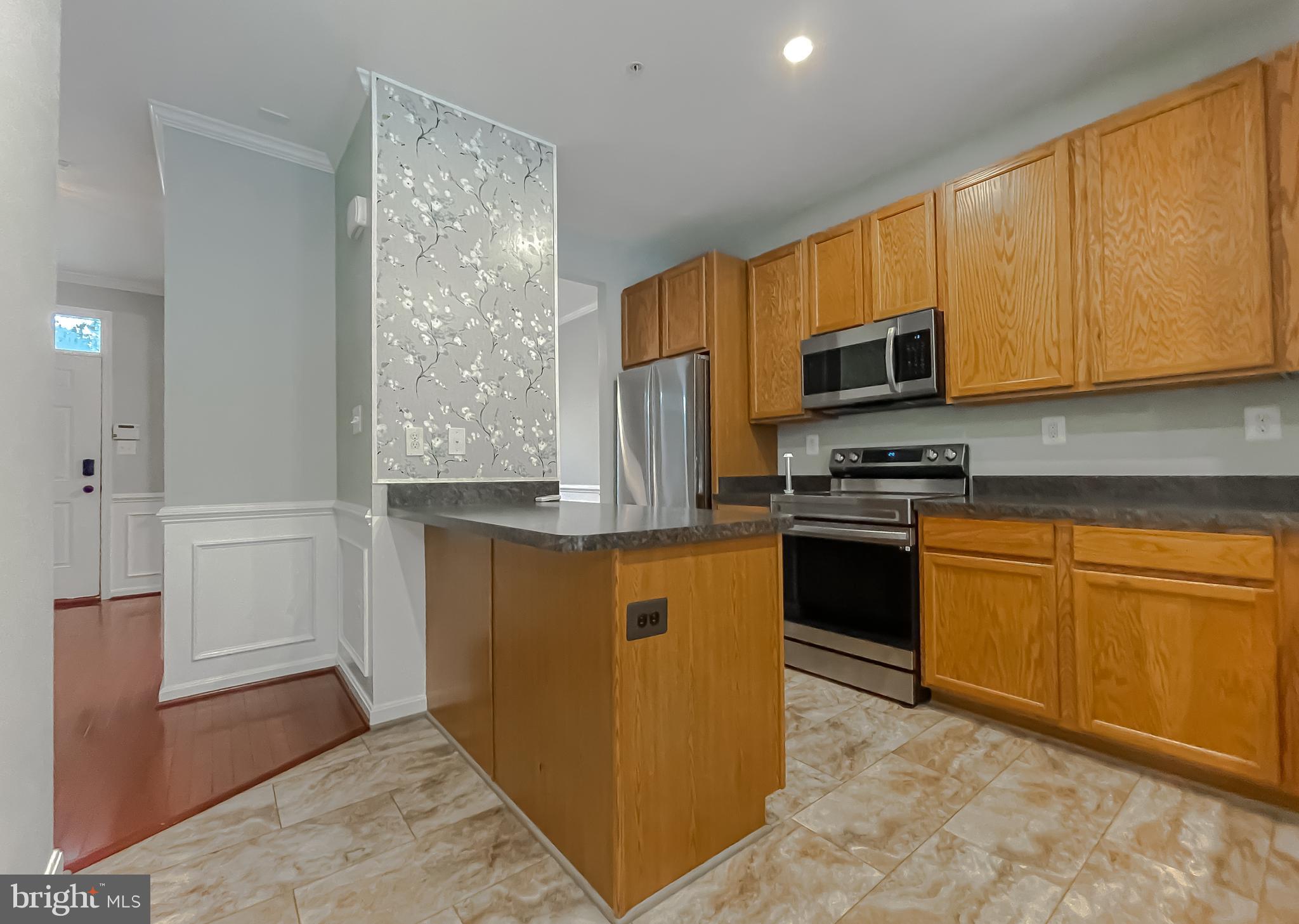 ELIZABETH HILLS - Residential Lease