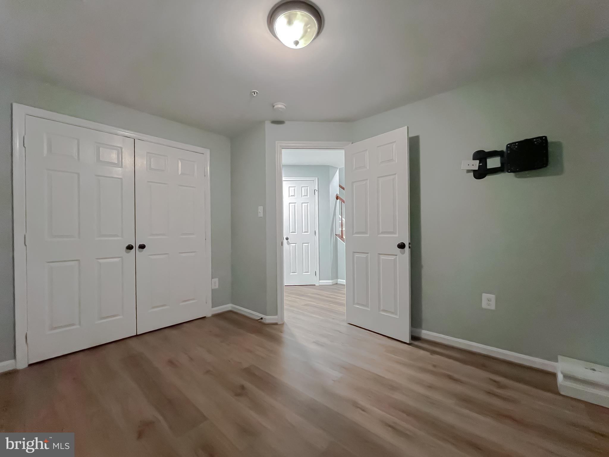 ELIZABETH HILLS - Residential Lease