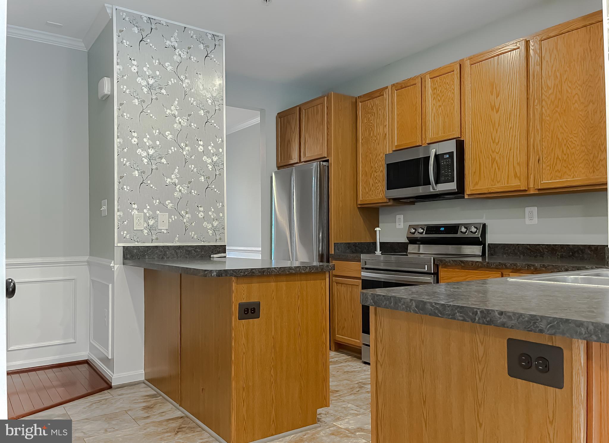 ELIZABETH HILLS - Residential Lease