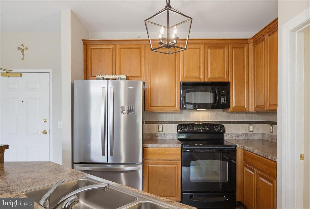 1000 FOUNTAINVIEW CIRCLE 407