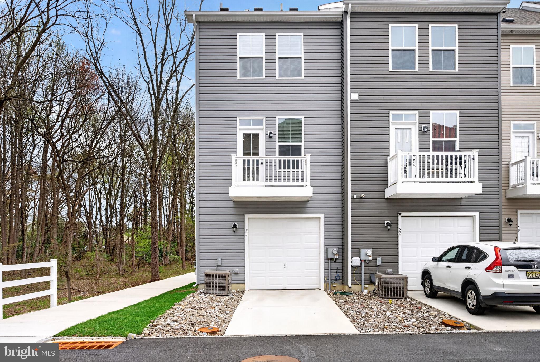 54 SIDNEY LANE