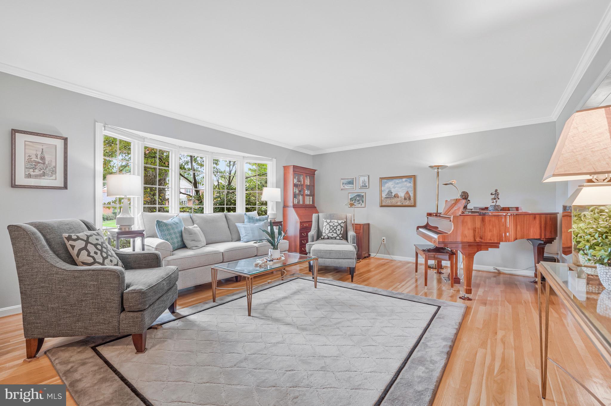 8122 BIRNAM WOOD DRIVE