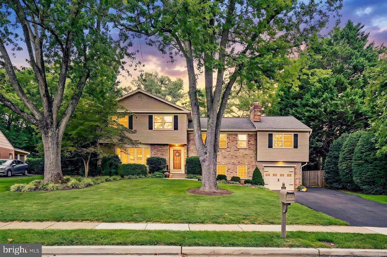 8122 BIRNAM WOOD DRIVE