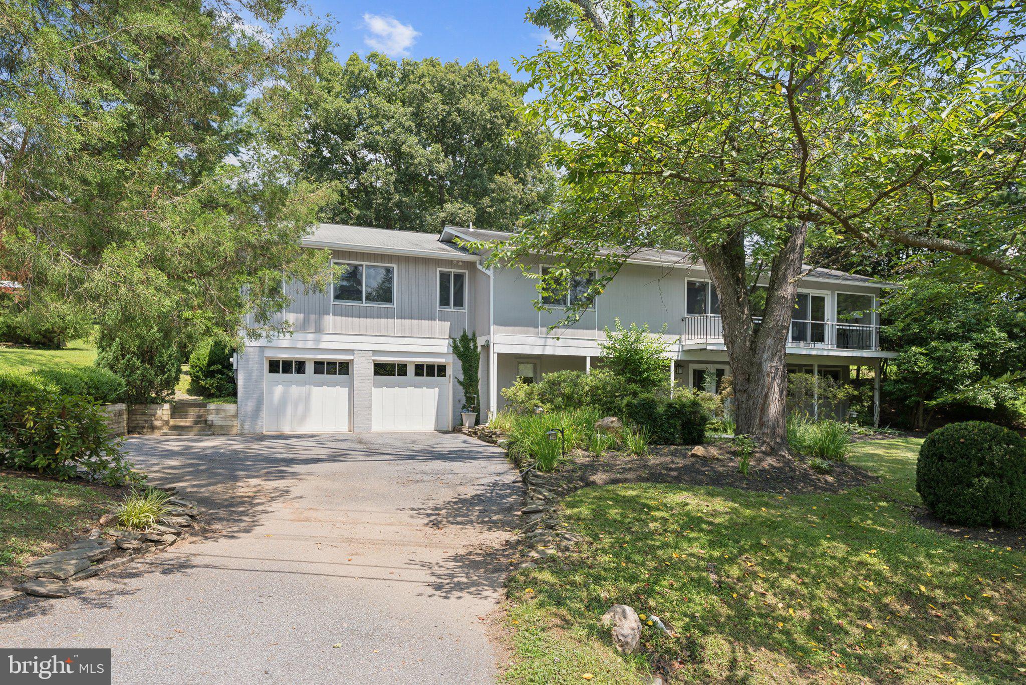 9821 BETTEKER LANE
