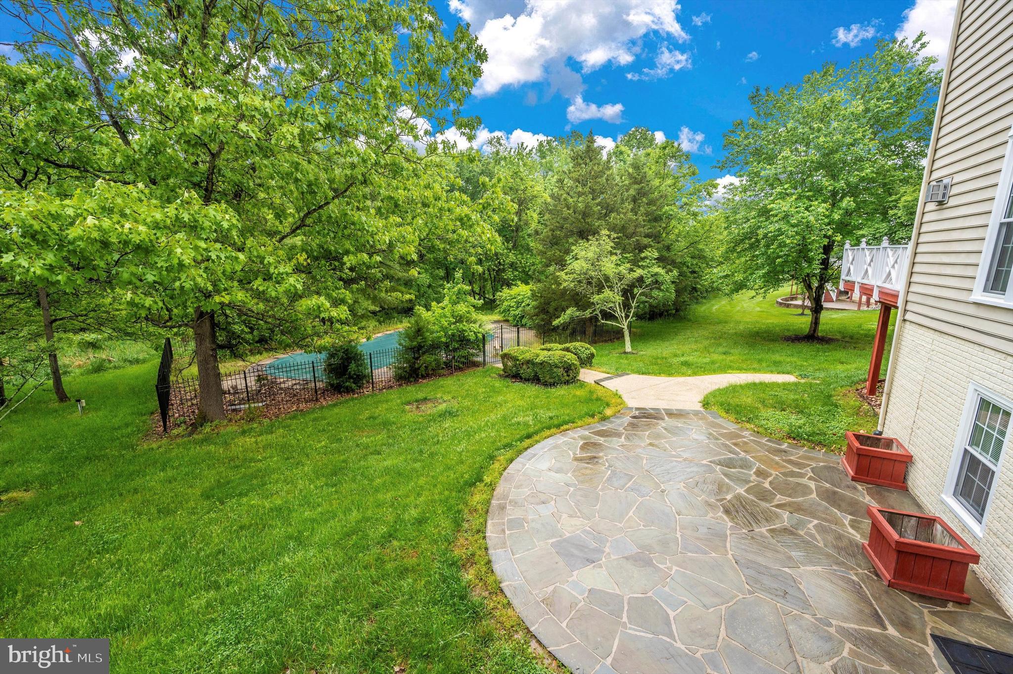 STONEY CREEK ESTATES - Residential