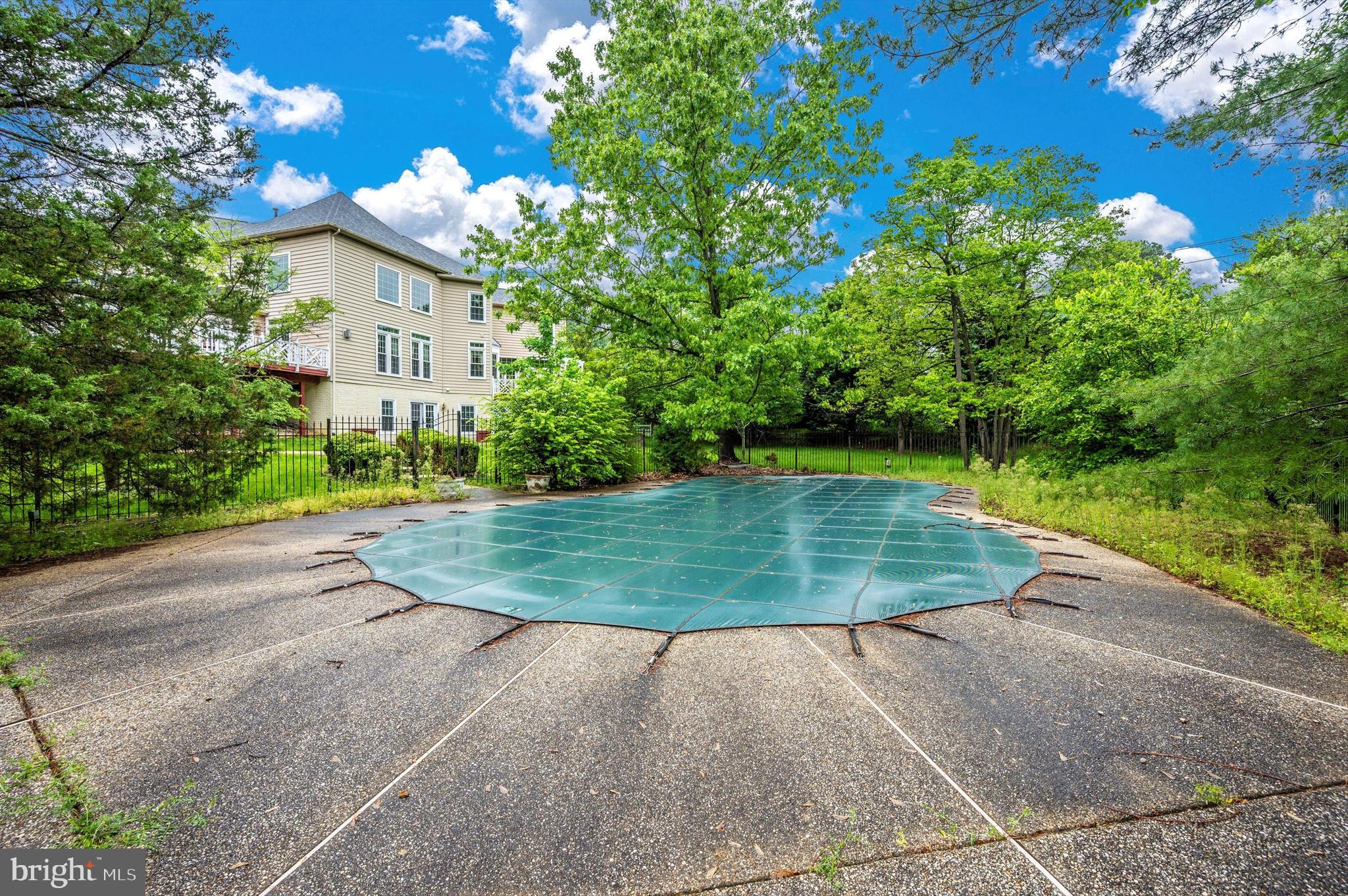 STONEY CREEK ESTATES - Residential