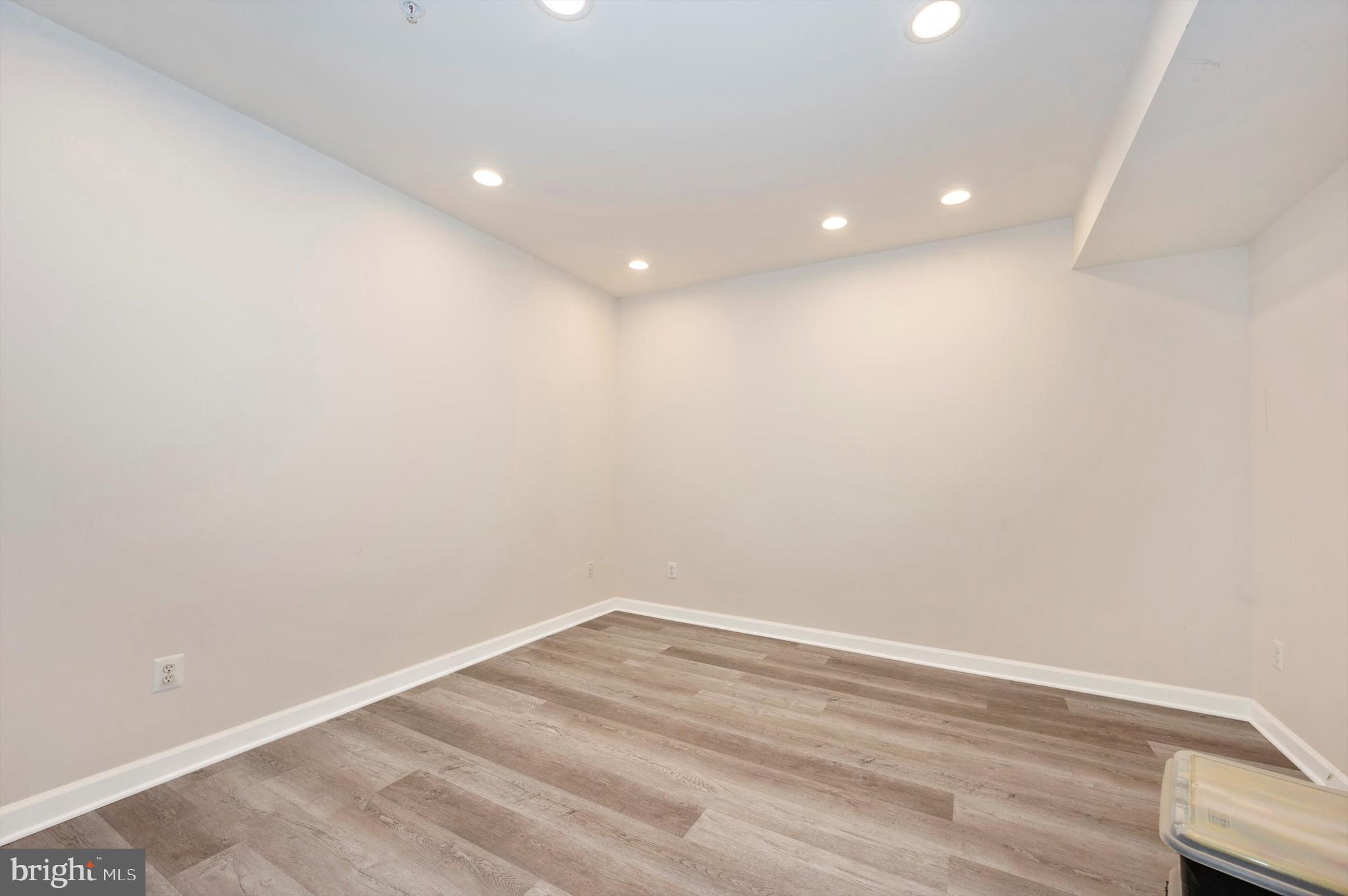 STONEY CREEK ESTATES - Residential