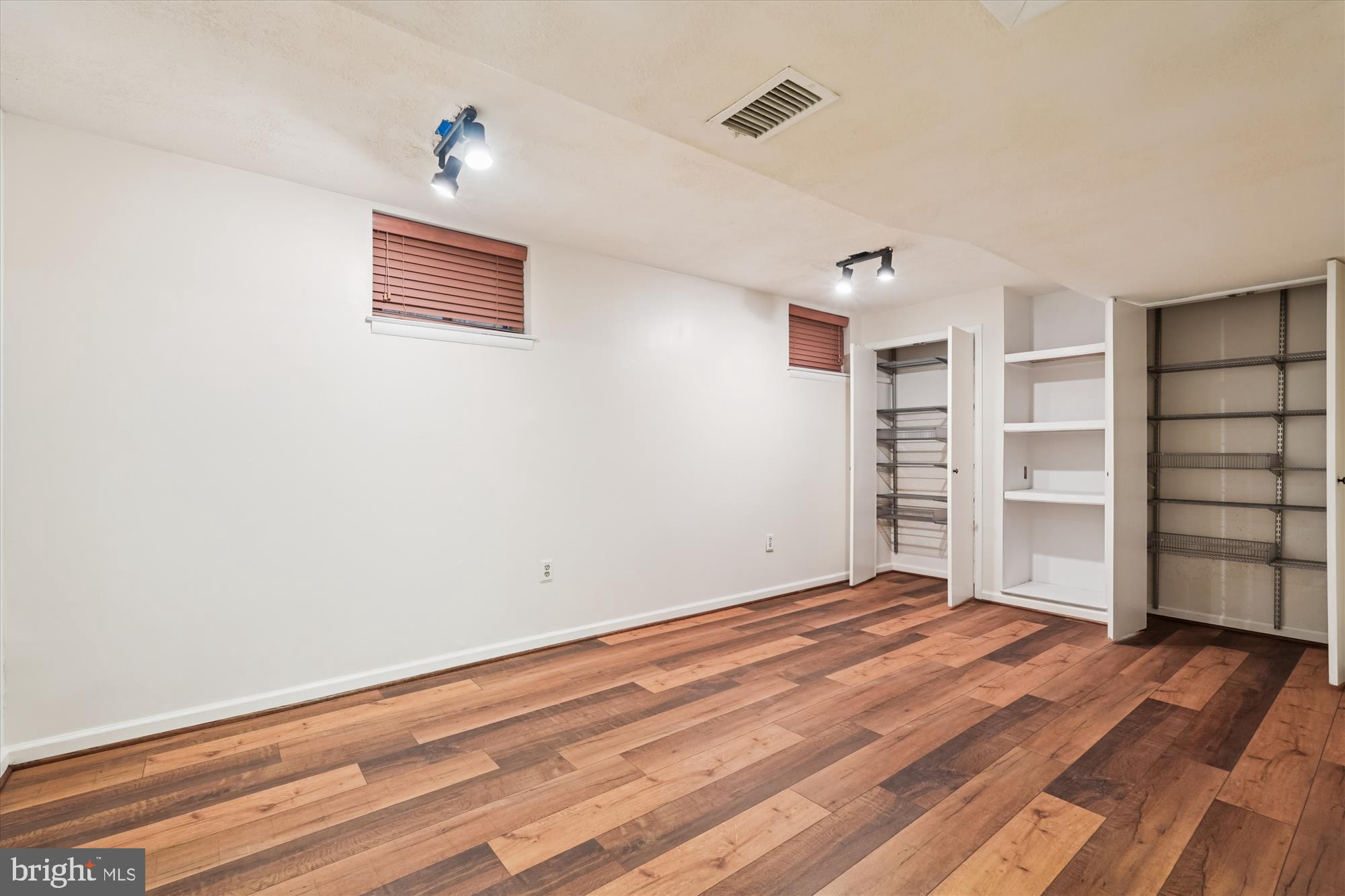 FLOWER HILL - Residential